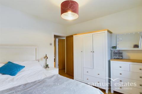 99 Runnymede, London, SW19 2RQ
