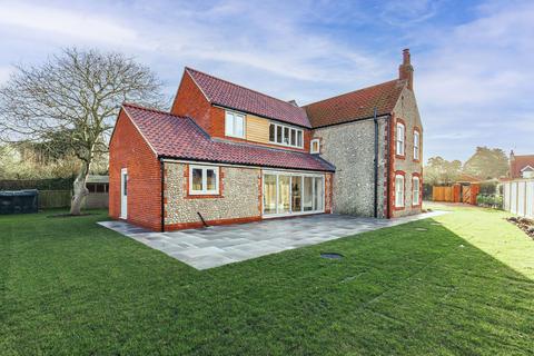 4 bedroom detached house for sale, New Road, Blakeney, NR25