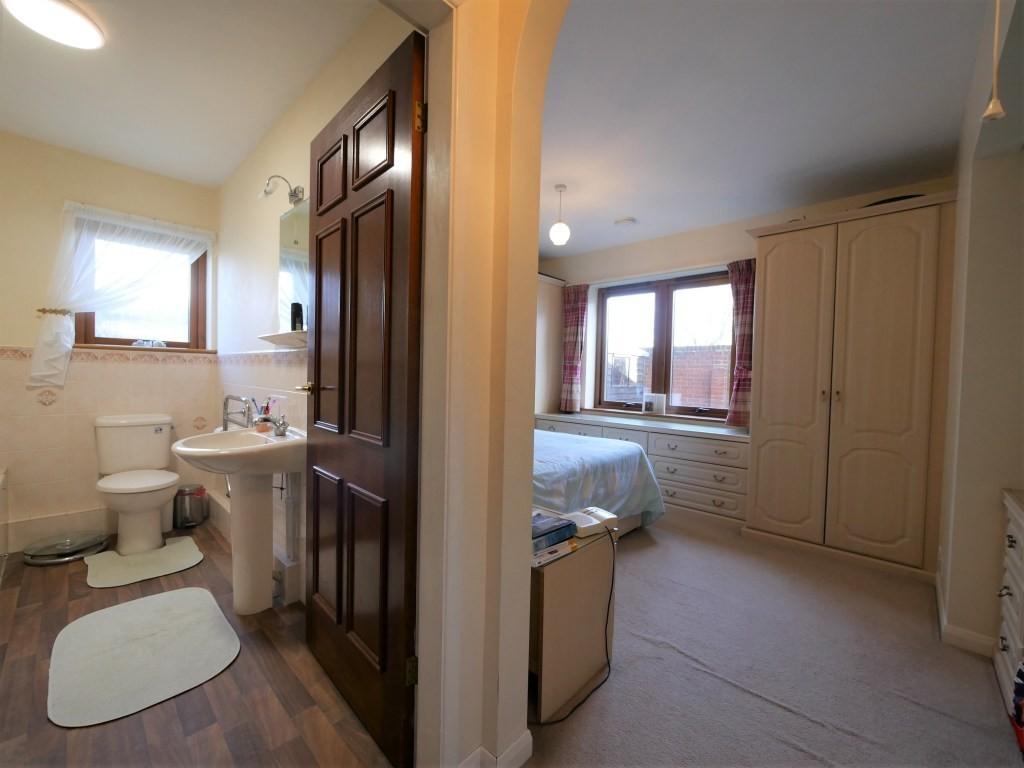 BEDROOM1 &amp; EN-SUITE