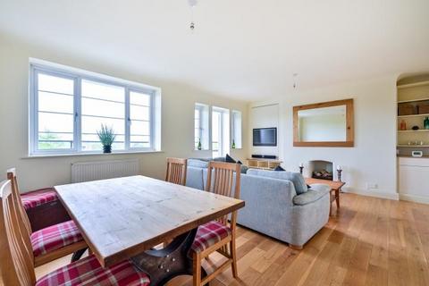 3 bedroom flat for sale, Embassy Court, Portsmouth Road, Surbiton, Surrey, KT6