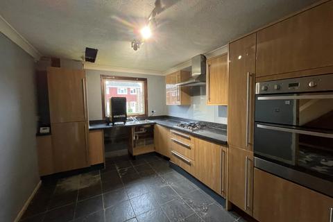 3 bedroom end of terrace house for sale, 15 The Hawthorns, West Sussex, RH15 8RL