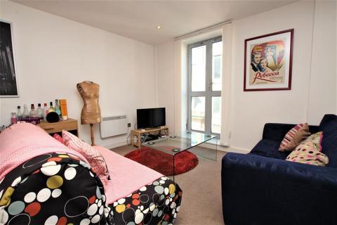 2 bedroom flat to rent, Marsh Street, Bristol BS1