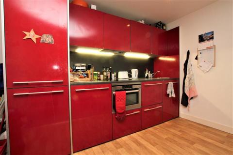 2 bedroom flat to rent, Marsh Street, Bristol BS1