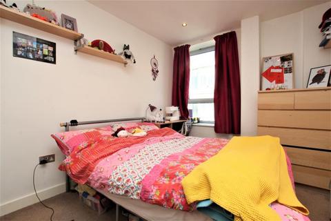 2 bedroom flat to rent, Marsh Street, Bristol BS1