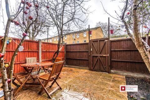 2 bedroom maisonette to rent, Caldecott Way, Lower Clapton, Hackney, E5