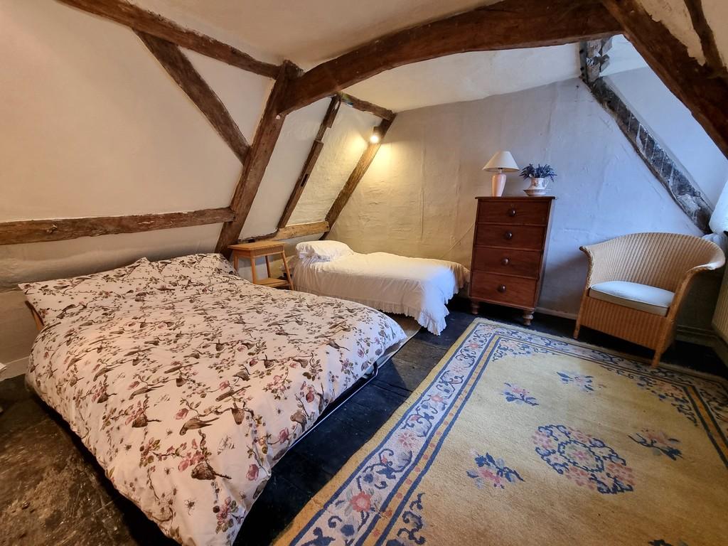 Bed2