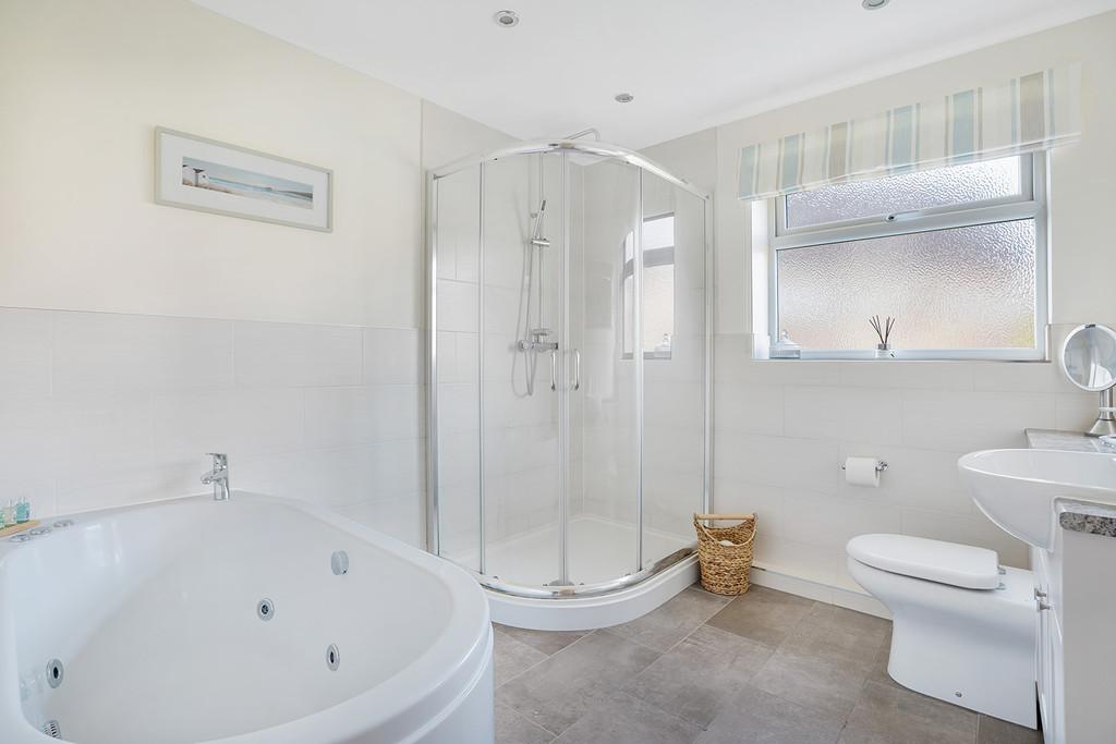 Ensuite to bedroom 1