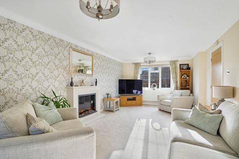 1 Todenham Way, Hatton Park, Warwick, CV35 7UE