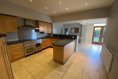 5 bedroom semi-detached house for sale, Winchilsea Avenue, Newark, Nottinghamshire