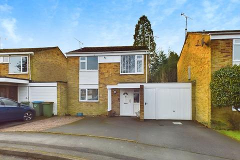 Allcard Close, Horsham RH12