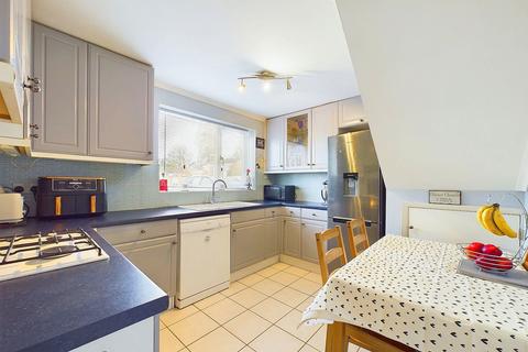 18 Allcard Close, Horsham, RH12 5AJ