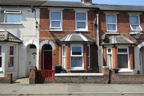 2 bedroom terraced house to rent, Waddesdon Road, Essex CO12