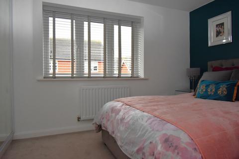 8 Alford Pasture, Cranbrook, Exeter, EX5 7EB
