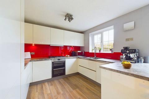 58 Warren Drive, Southwater, Horsham, RH13 9GL
