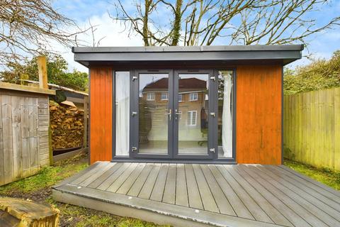 58 Warren Drive, Southwater, Horsham, RH13 9GL