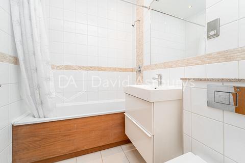 2 bedroom flat to rent, Thrawl Street, London