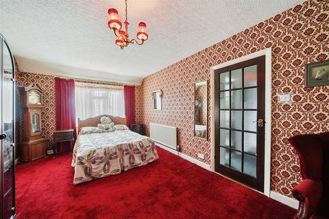 19 Fleming Mead, Mitcham, CR4 3LY