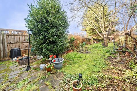 19 Fleming Mead, Mitcham, CR4 3LY