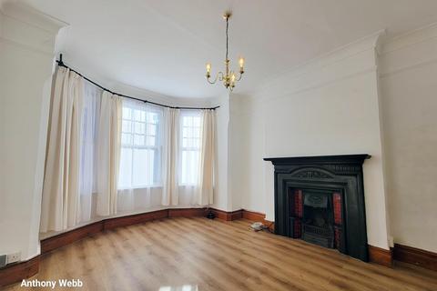 1 bedroom flat to rent, Devonshire Road, Palmers Green N13