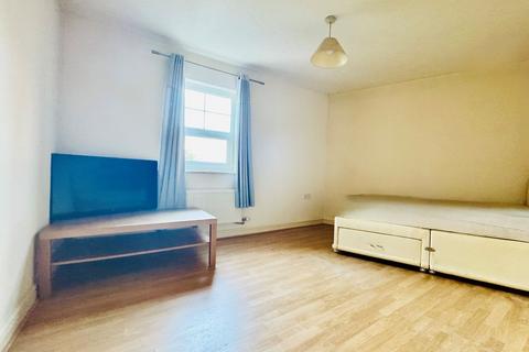 2 bedroom apartment to rent, Manchester Road, Tyldesley