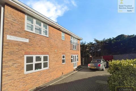 2 bedroom property to rent, Hodgson Way, Wickford