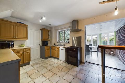 4 bedroom semi-detached house for sale, Cedar Close, Ashbourne