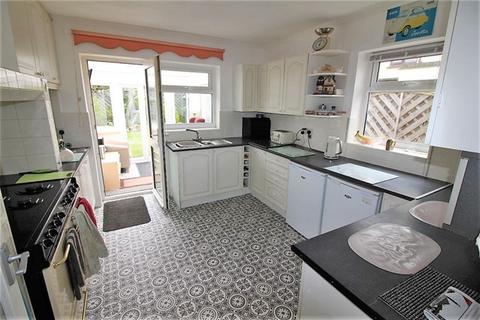 2 bedroom detached bungalow for sale, Uplands Road , Clacton on Sea