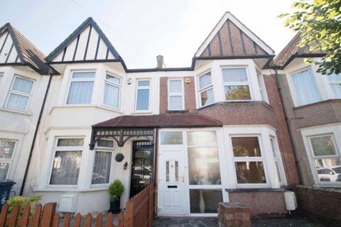 3 bedroom terraced house to rent, Risingholme Road, Harrow Weald