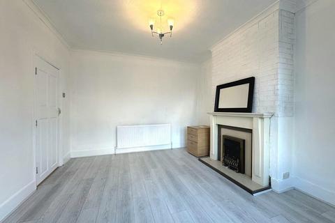 3 bedroom terraced house to rent, Risingholme Road, Harrow Weald