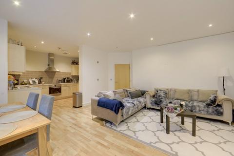 2 bedroom flat for sale, Desvignes Drive, Hither Green, London, SE13