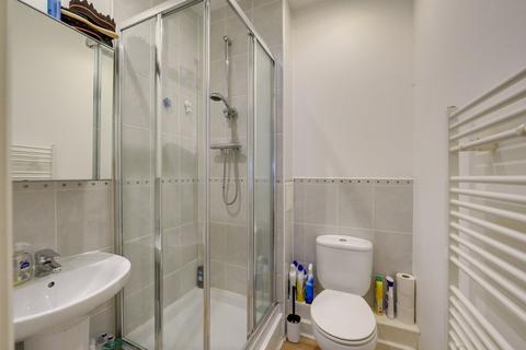 2 bedroom flat for sale, Desvignes Drive, Hither Green, London, SE13