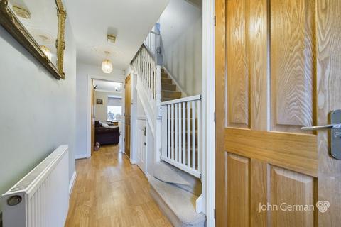 8 Bamford Grove, Uttoxeter, ST14 5NS