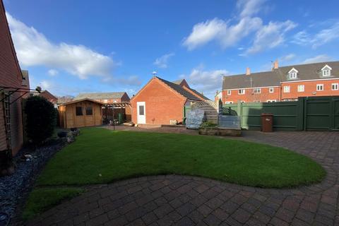 17 Russell Close, Uttoxeter, ST14 8HZ