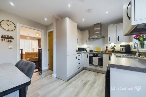 2 bedroom townhouse for sale, Pembroke Way, Burton-on-Trent