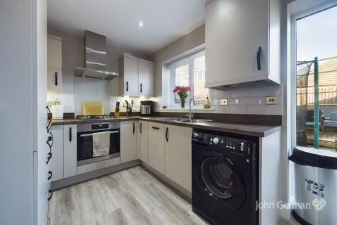 2 bedroom townhouse for sale, Pembroke Way, Burton-on-Trent