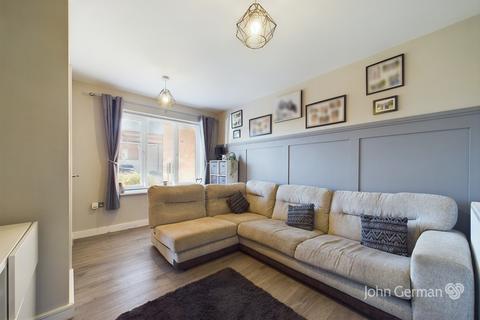 2 bedroom townhouse for sale, Pembroke Way, Burton-on-Trent