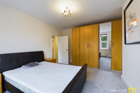 2 bedroom flat to rent, Greenhill Way, Harrow