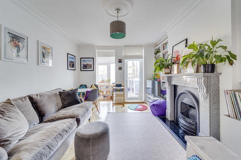 2 bedroom apartment for sale, Denton Road, Crouch End N8