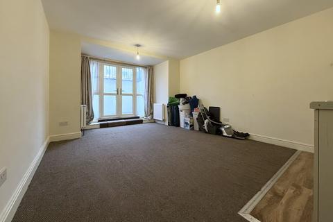 House share to rent, St. Peters Road, Croydon