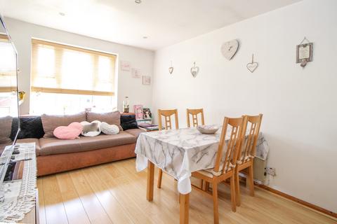 1 bedroom apartment to rent, Portland Place, London N15