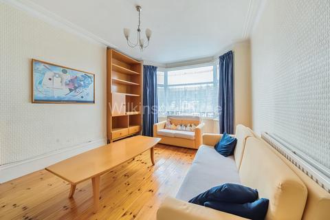 2 bedroom apartment for sale, Caversham Avenue, Palmers Green N13