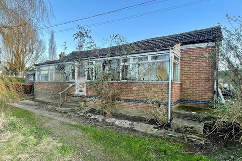 3 bedroom detached bungalow for sale, The Reservoir, Surfleet