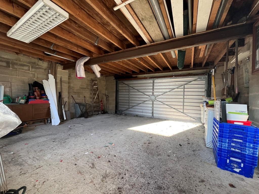 Garage 25