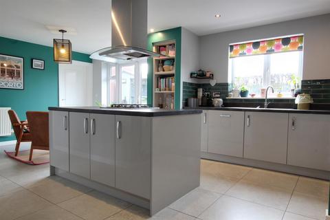 4 bedroom detached house for sale, Scaife Close, Cottingham HU16