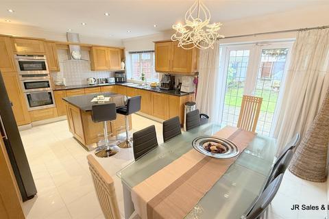 4 bedroom house for sale, Lodge Crescent, Waltham Cross