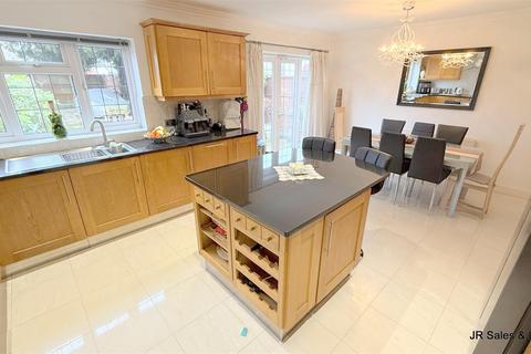 4 bedroom house for sale, Lodge Crescent, Waltham Cross