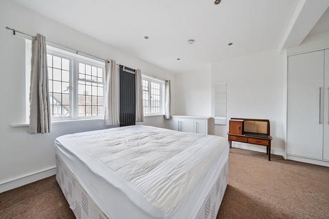 3 bedroom flat to rent, Richmond Road, Kingston Upon Thames, KT2