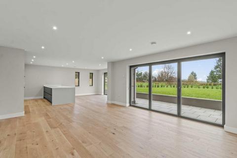 4 bedroom detached house for sale, Chapel, Launceston PL15