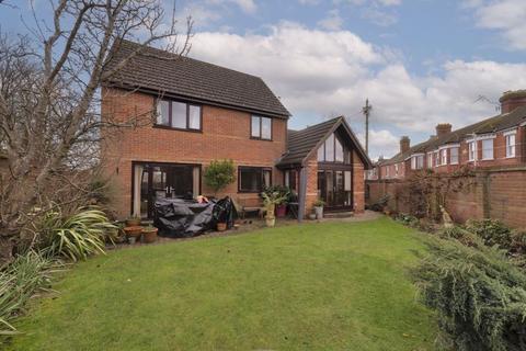 4 bedroom detached house for sale, Lansdowne Road, Tonbridge, TN9 1JD