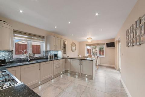 4 bedroom detached house for sale, Derby Road, Hoddesdon